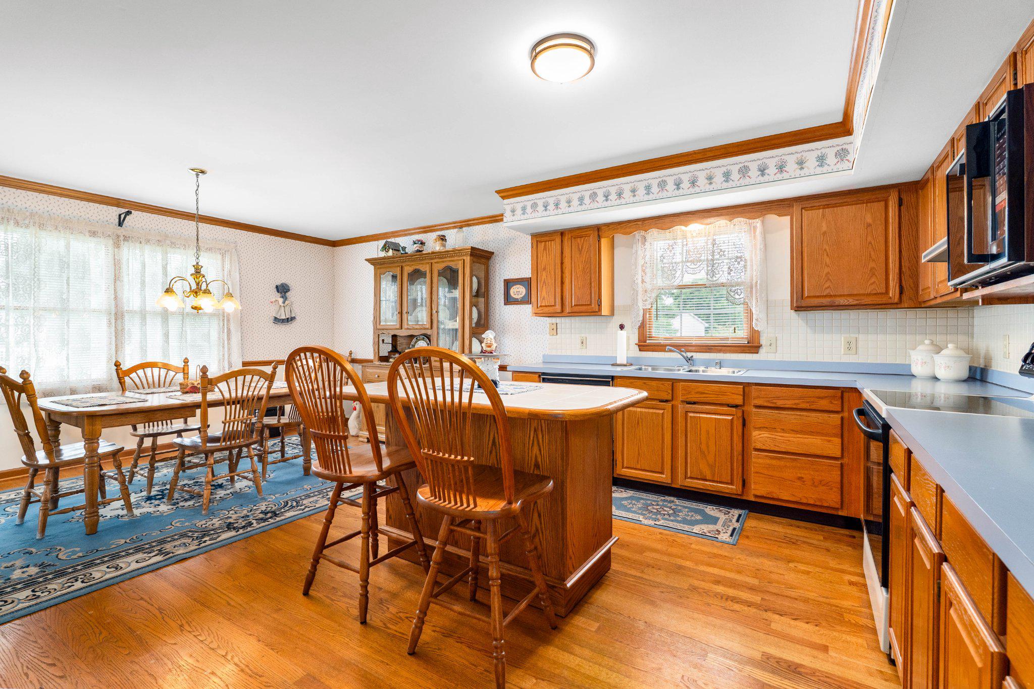 CARAVEL WOODS - Residential