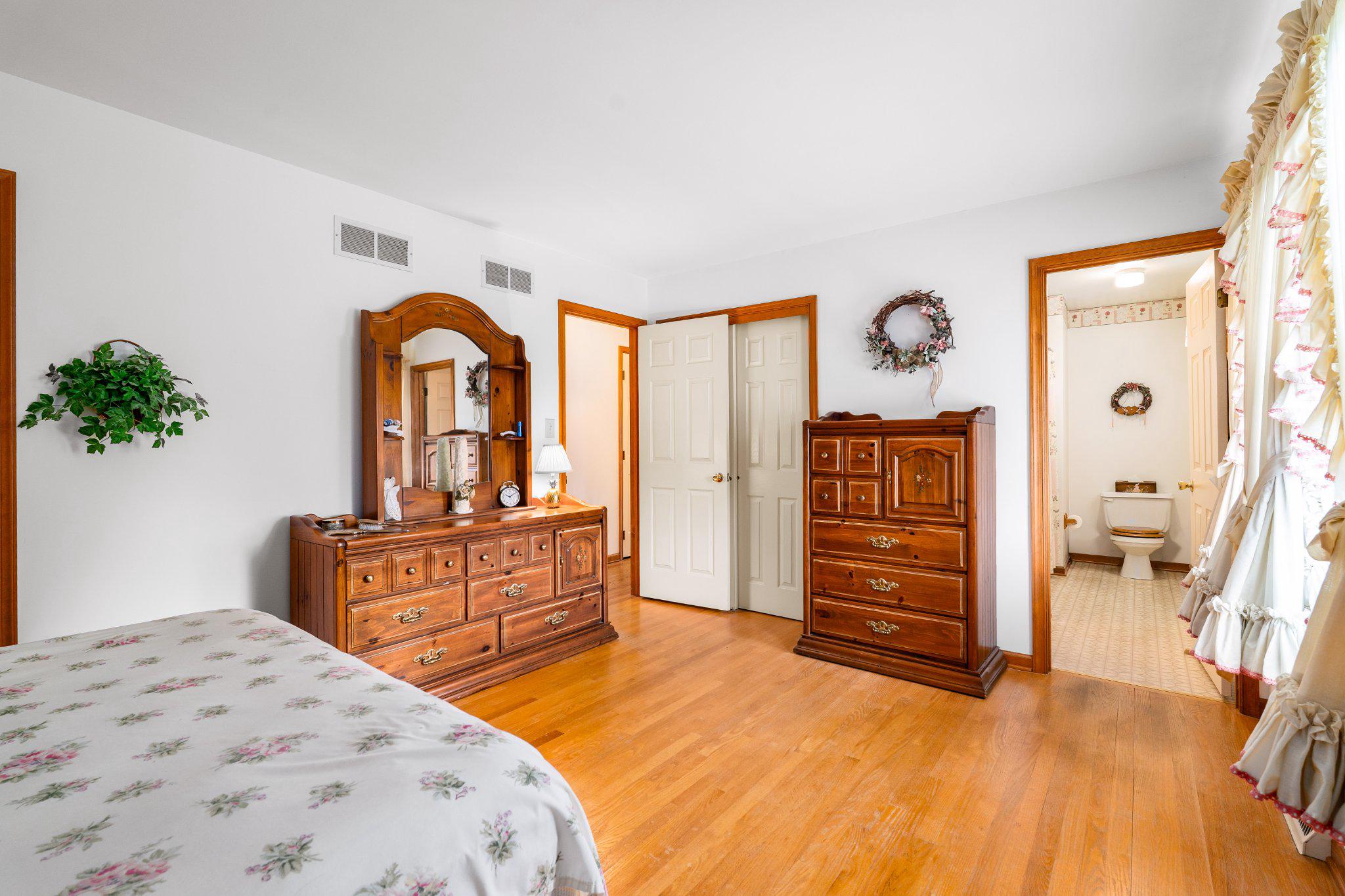 CARAVEL WOODS - Residential