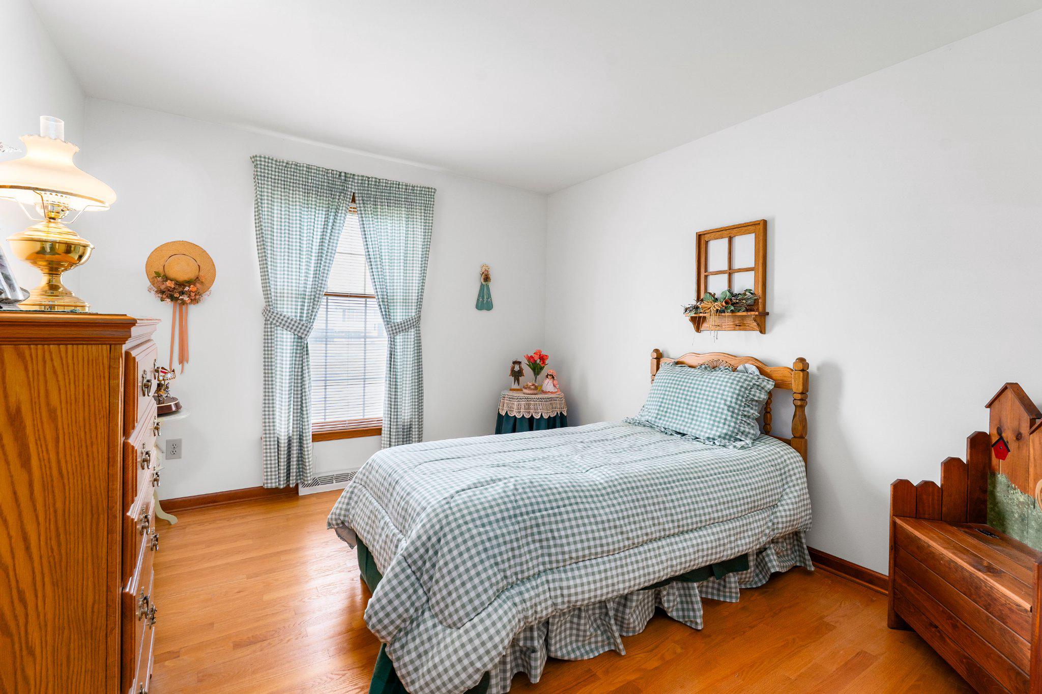 CARAVEL WOODS - Residential