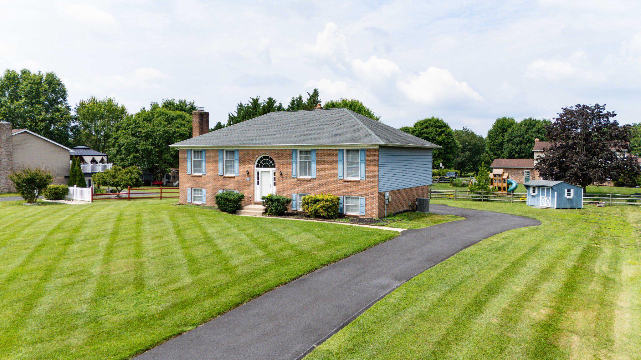 CARAVEL WOODS - Residential