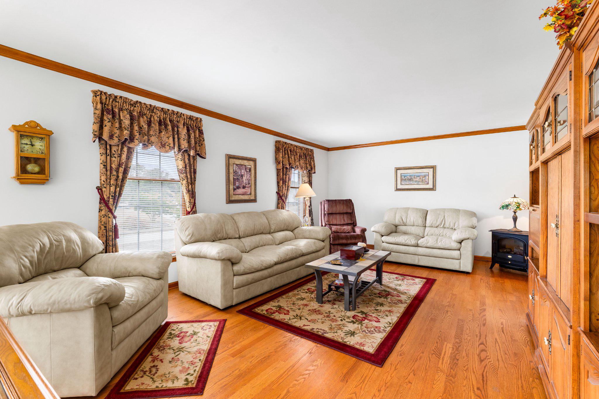 CARAVEL WOODS - Residential