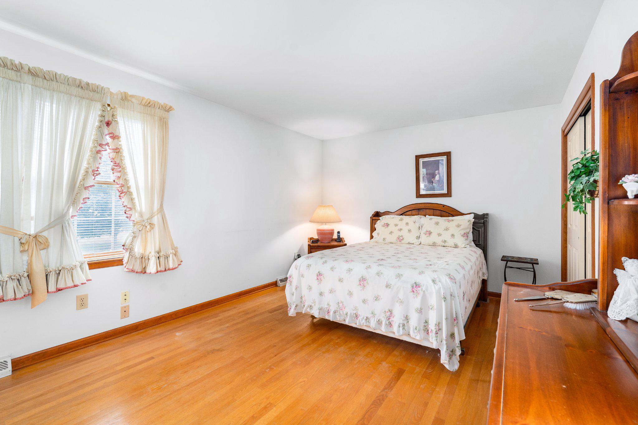 CARAVEL WOODS - Residential