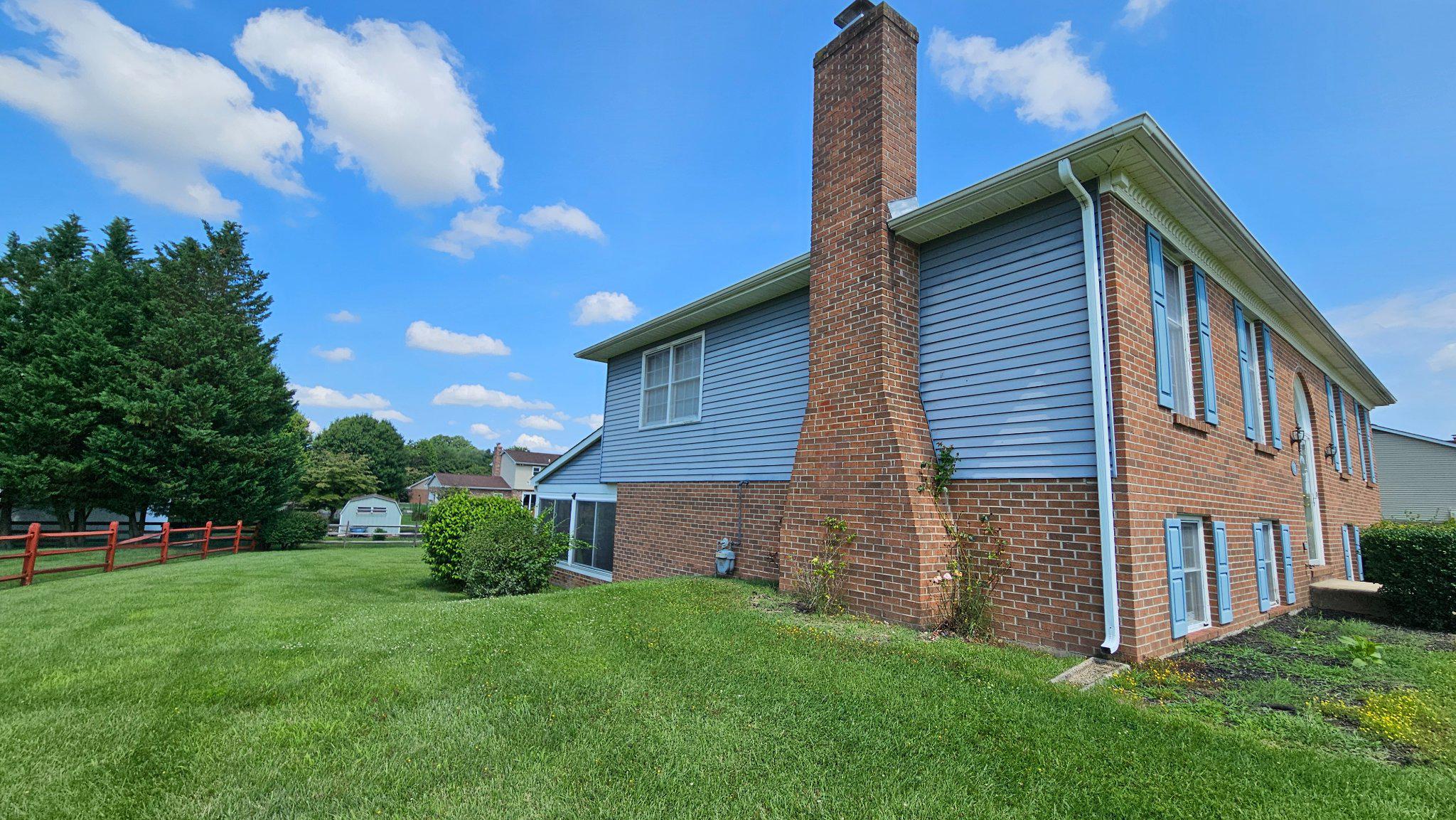 CARAVEL WOODS - Residential