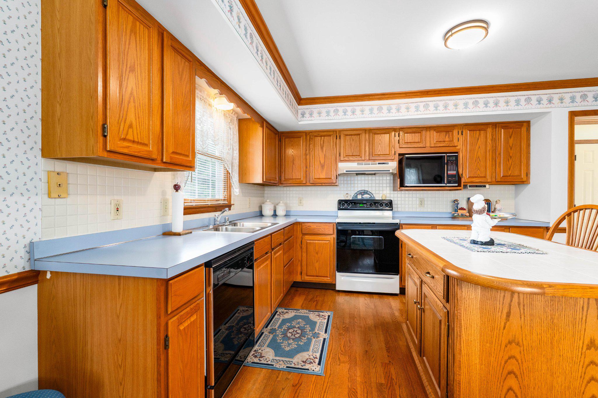 CARAVEL WOODS - Residential
