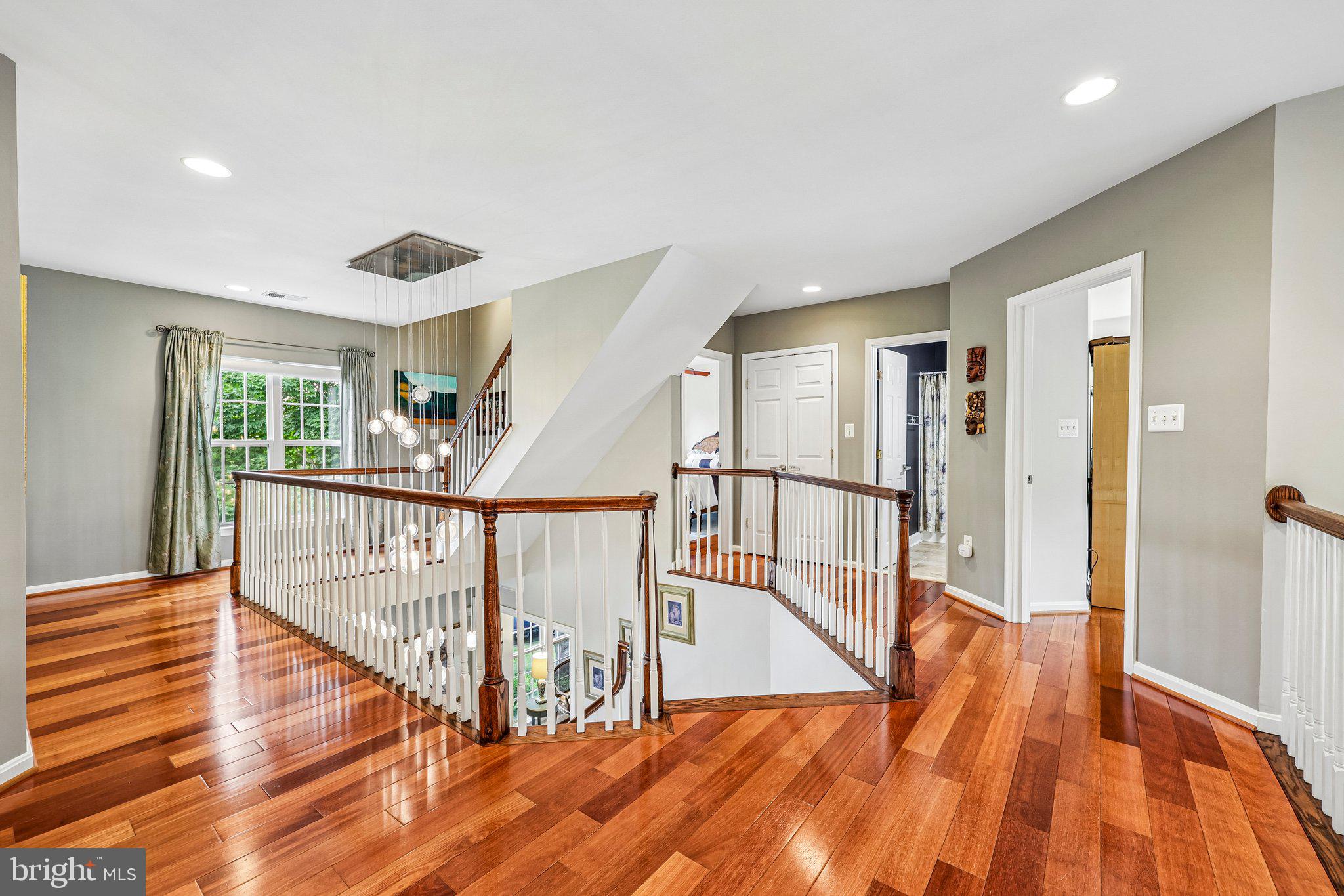 SOUTH BANK - Residential