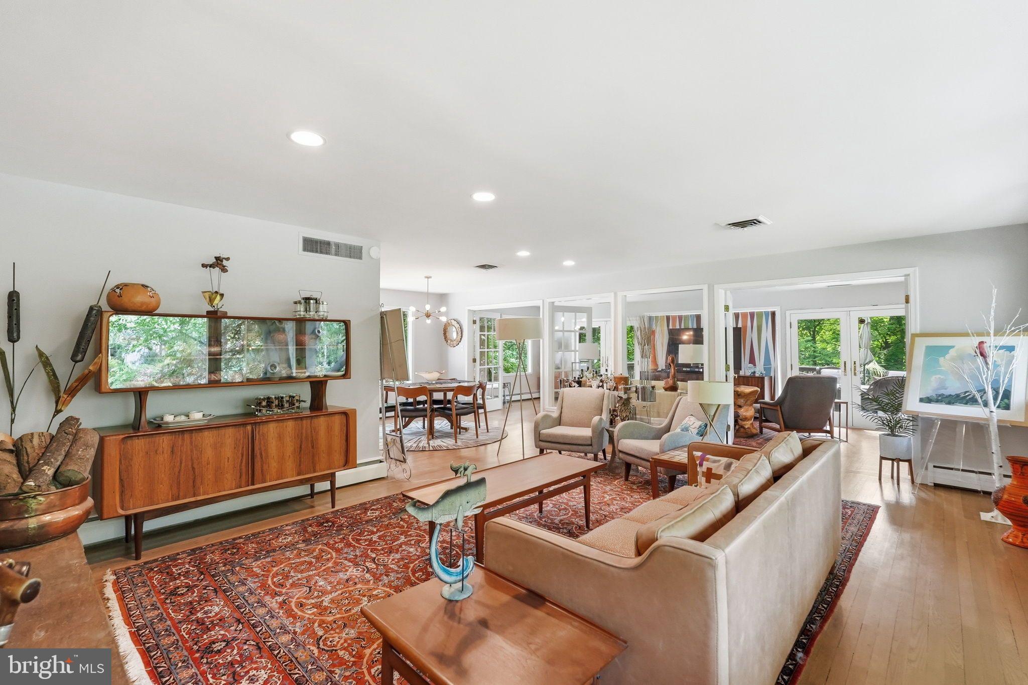 POTOMAC OUTSIDE - Residential