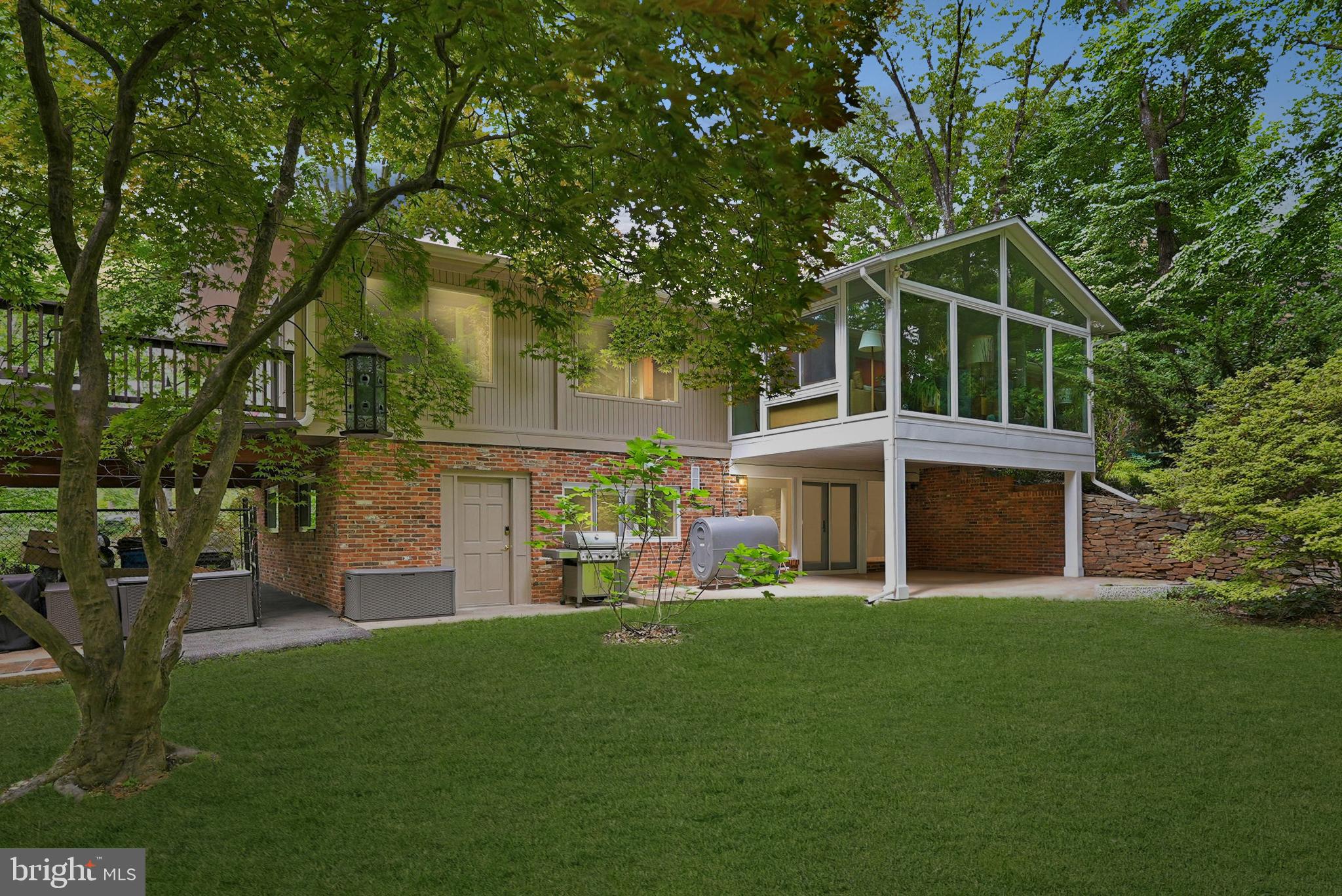POTOMAC OUTSIDE - Residential