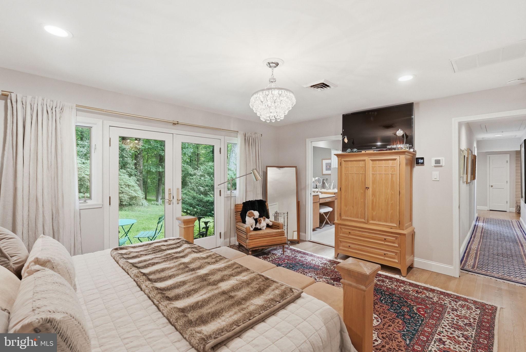 POTOMAC OUTSIDE - Residential