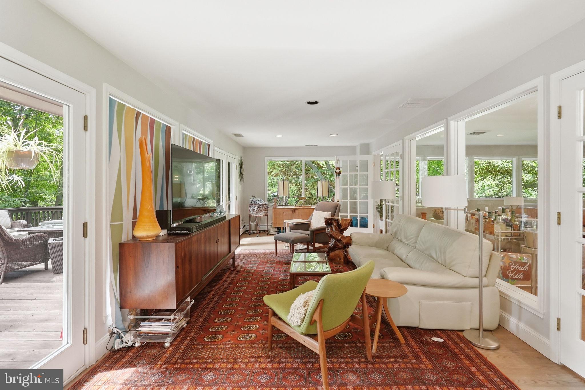 POTOMAC OUTSIDE - Residential