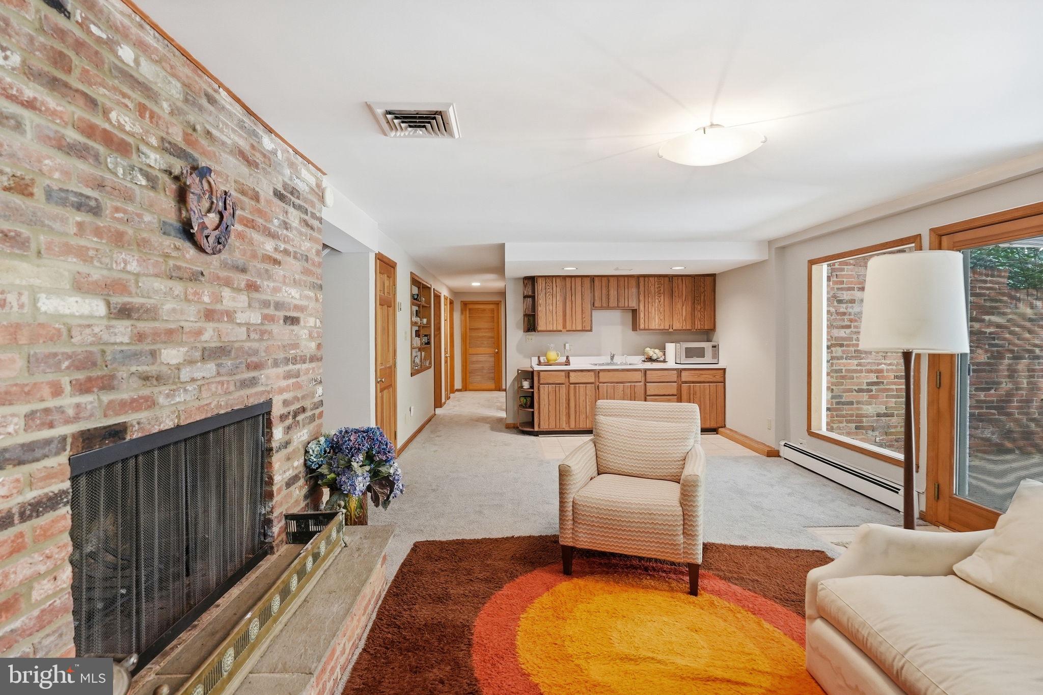 POTOMAC OUTSIDE - Residential