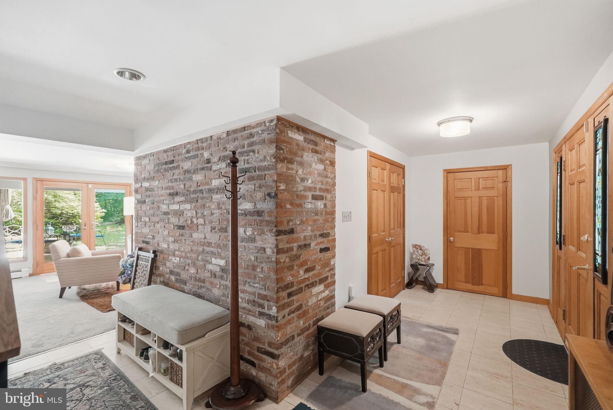 POTOMAC OUTSIDE - Residential