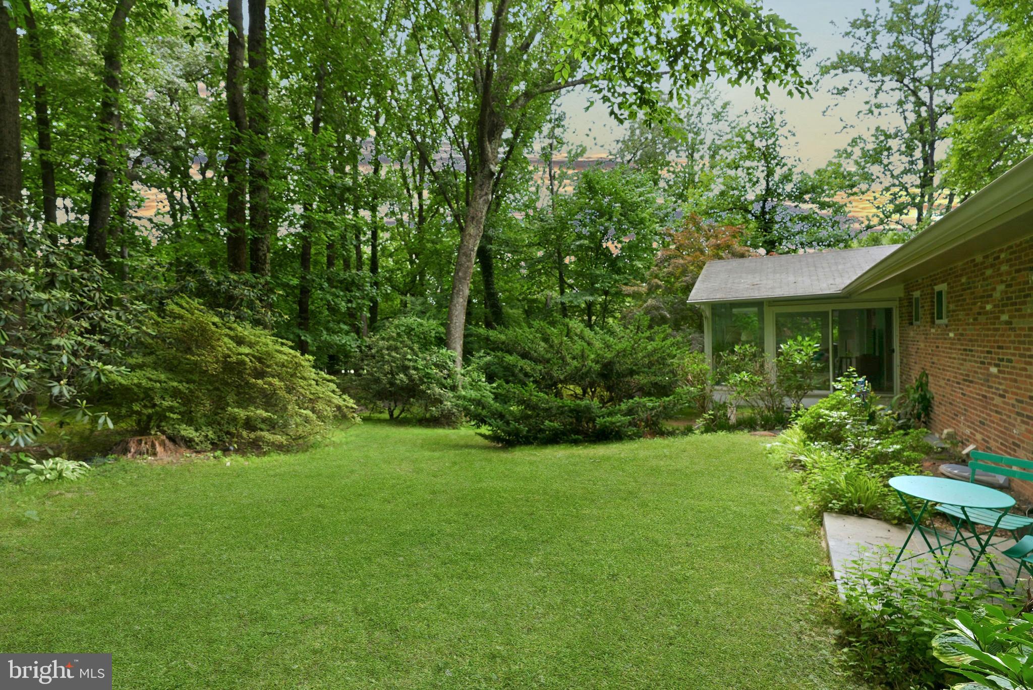 POTOMAC OUTSIDE - Residential
