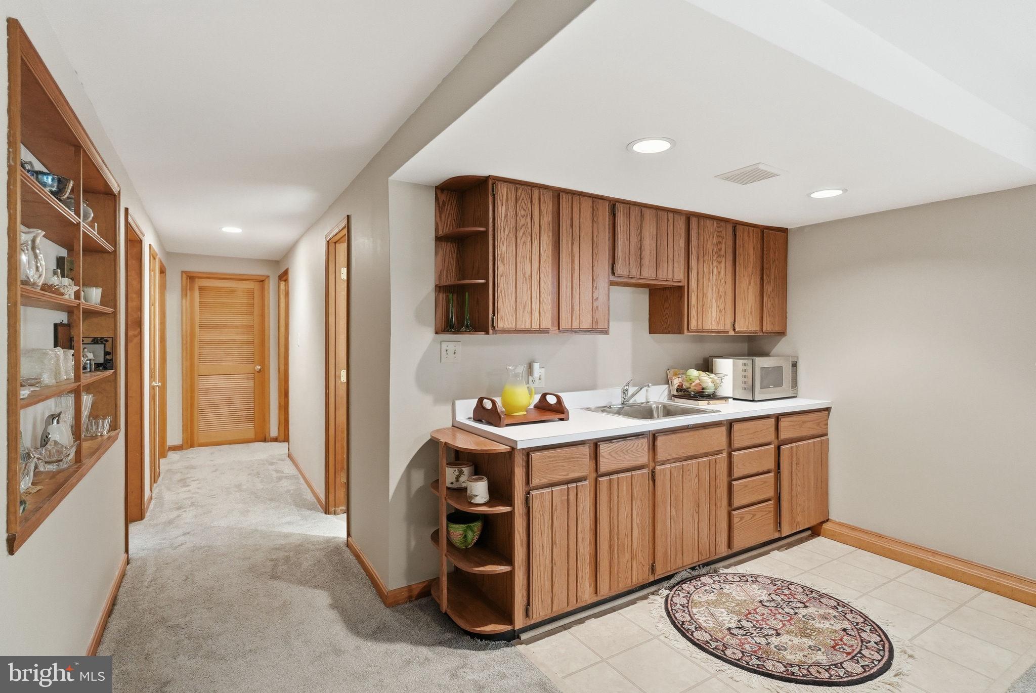 POTOMAC OUTSIDE - Residential