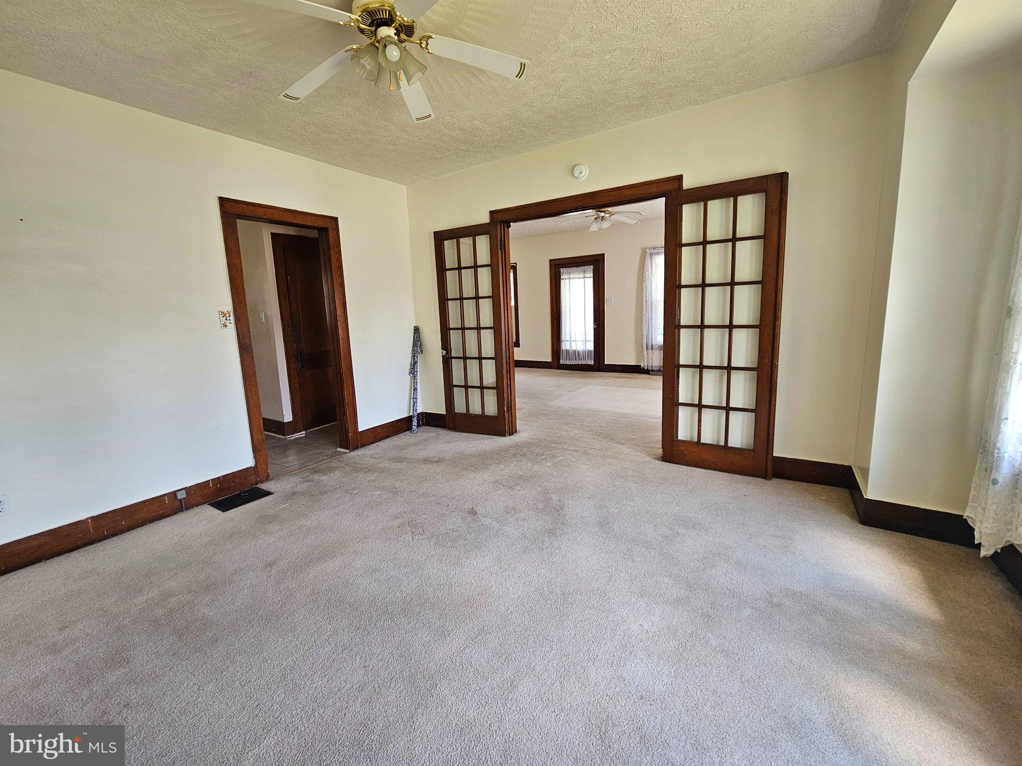 EAST END - Residential