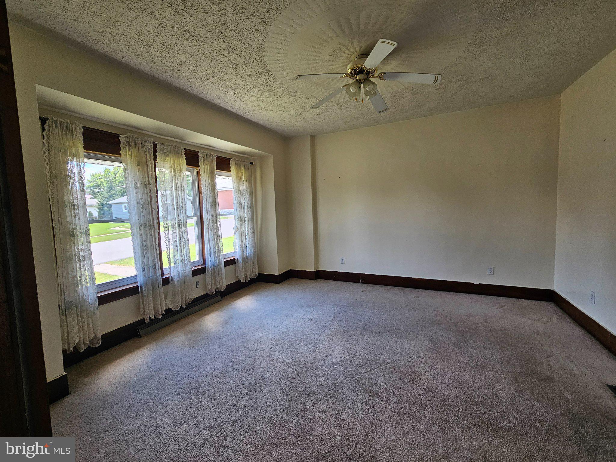 EAST END - Residential