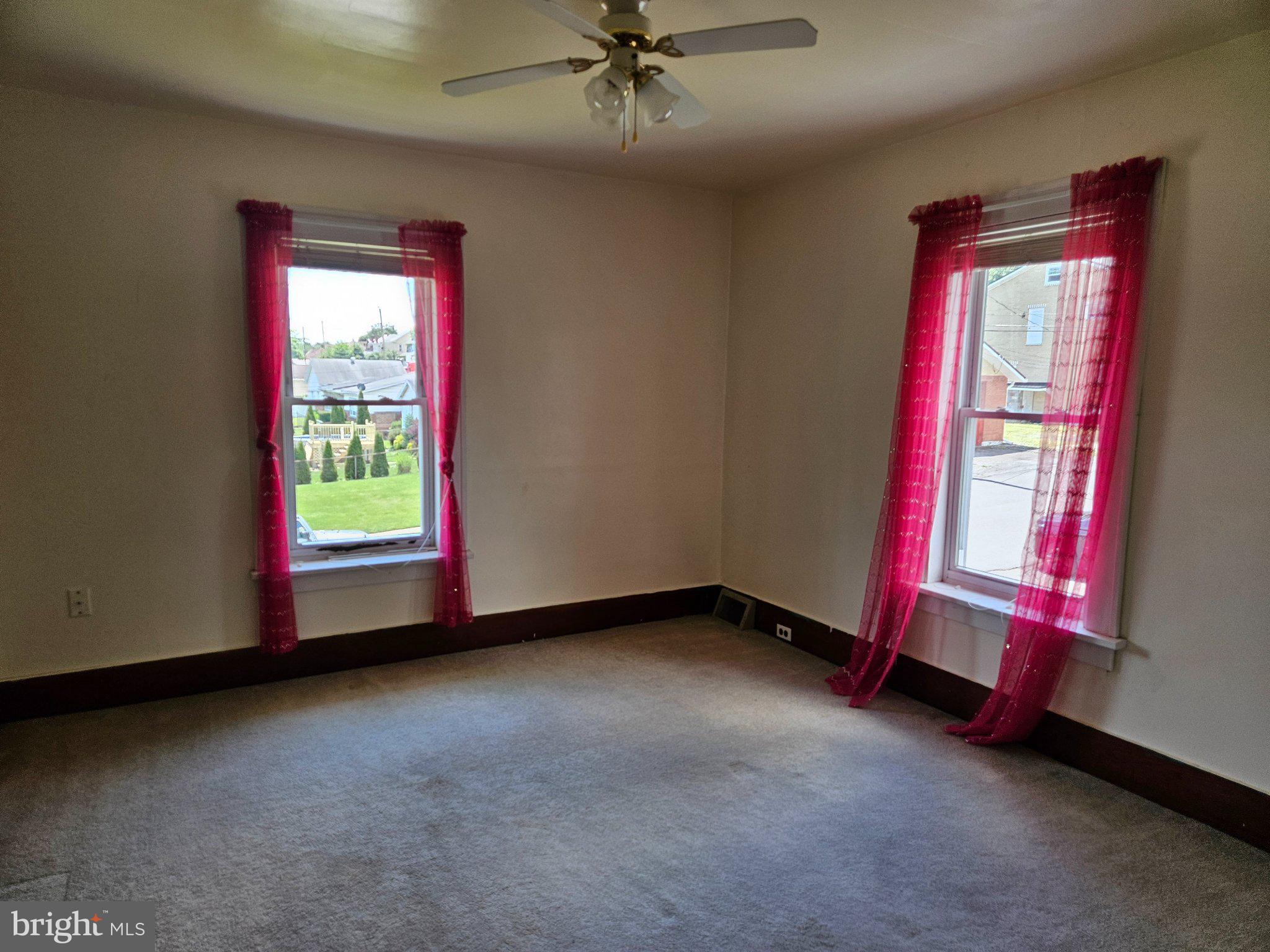EAST END - Residential