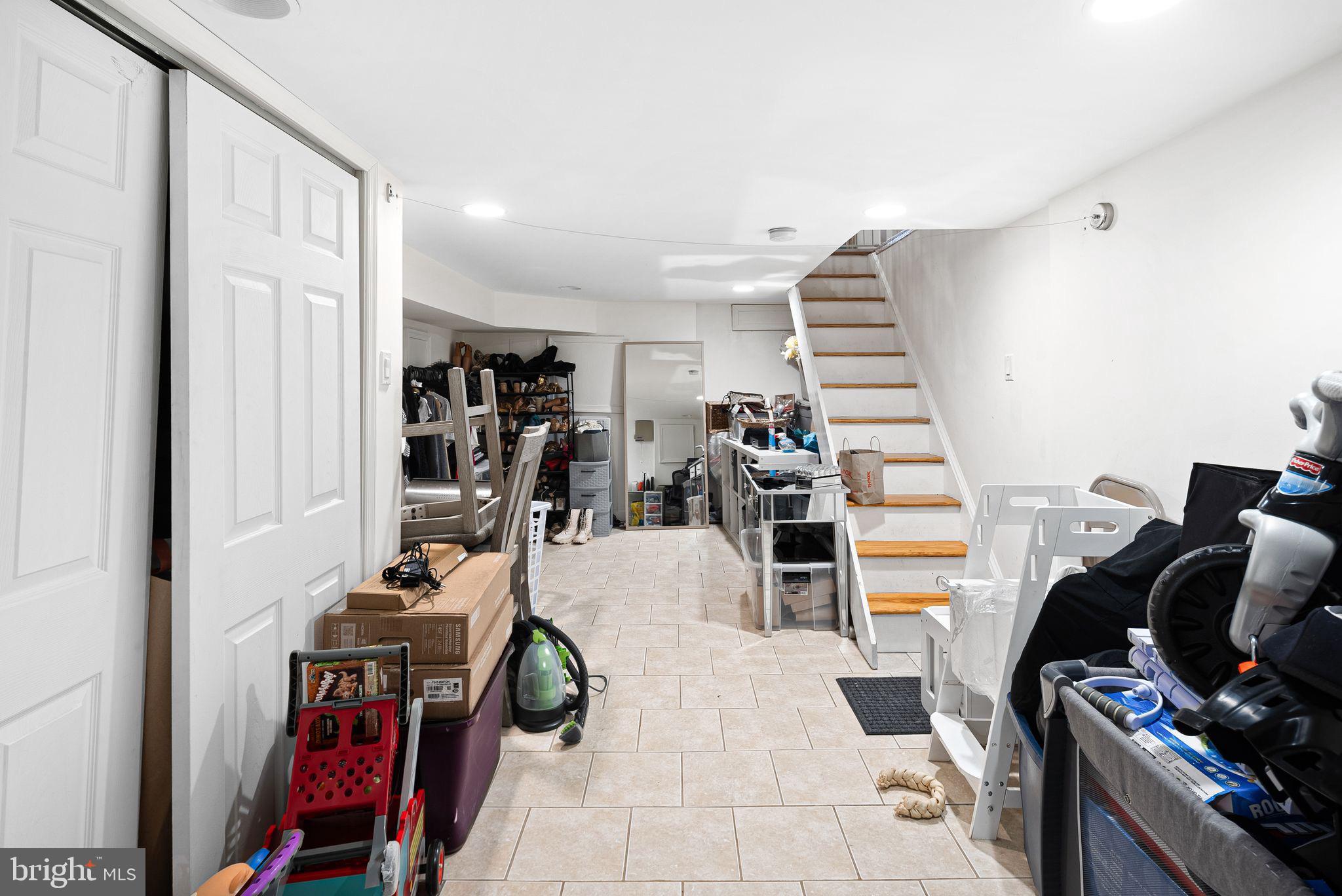 LOWER MOYAMENSING - Residential