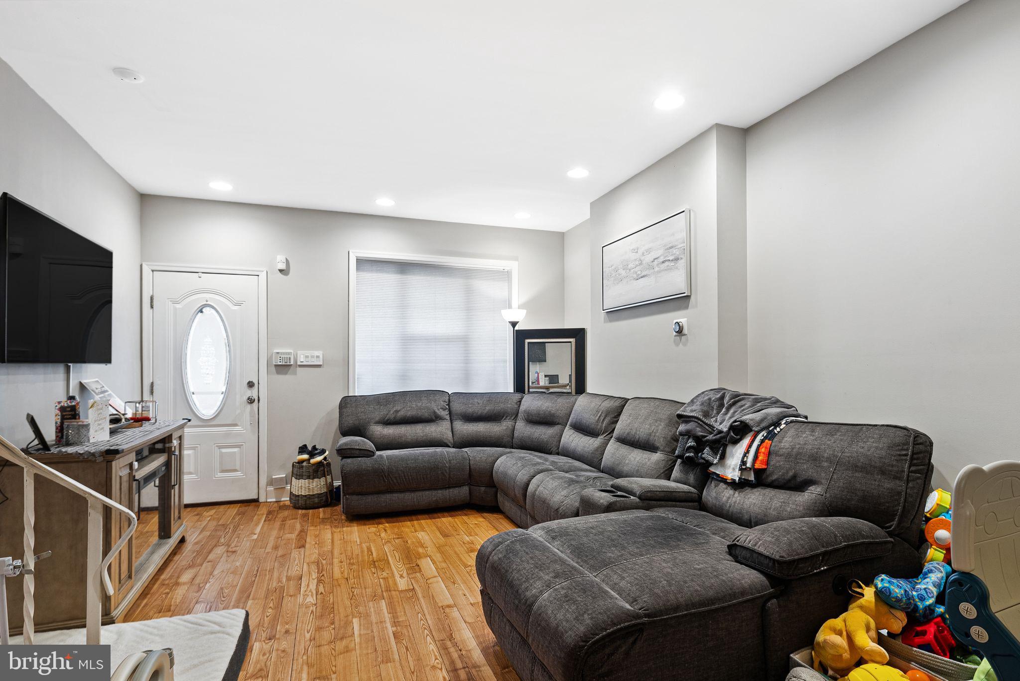 LOWER MOYAMENSING - Residential
