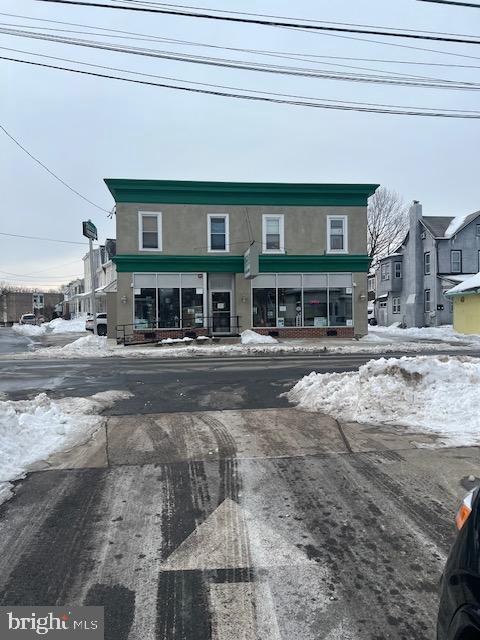 ROXBOROUGH - Commercial Sale