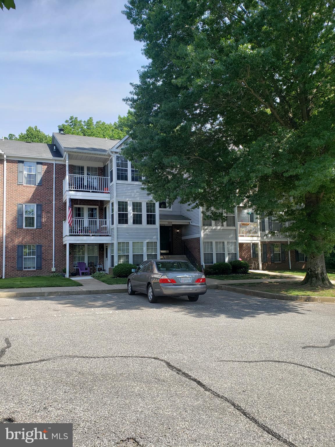 BRENTWOOD CONDO - Residential