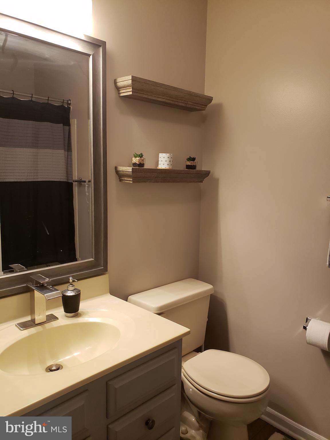 BRENTWOOD CONDO - Residential