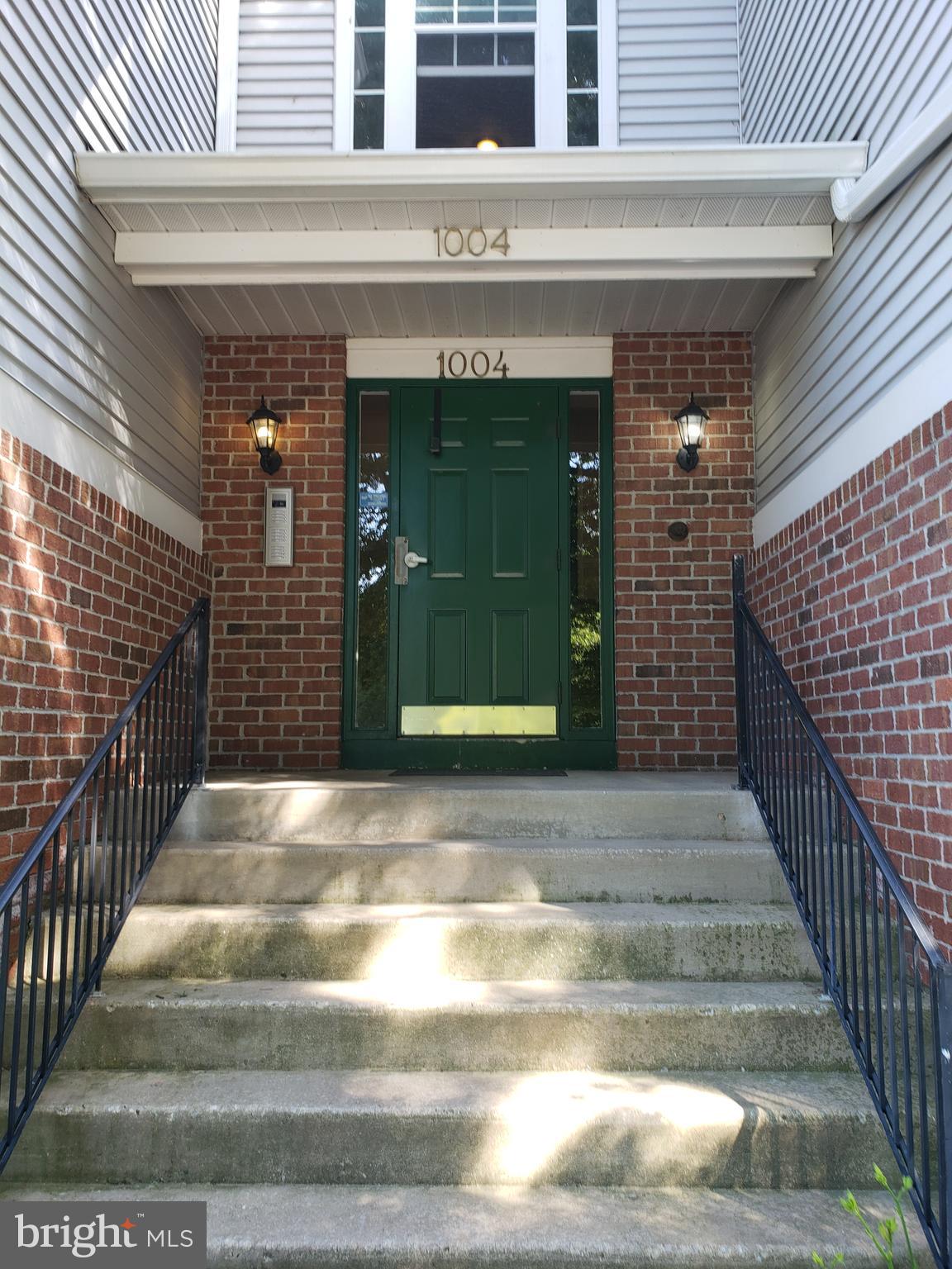 BRENTWOOD CONDO - Residential