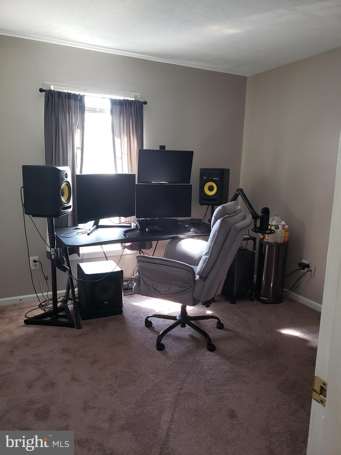 BRENTWOOD CONDO - Residential