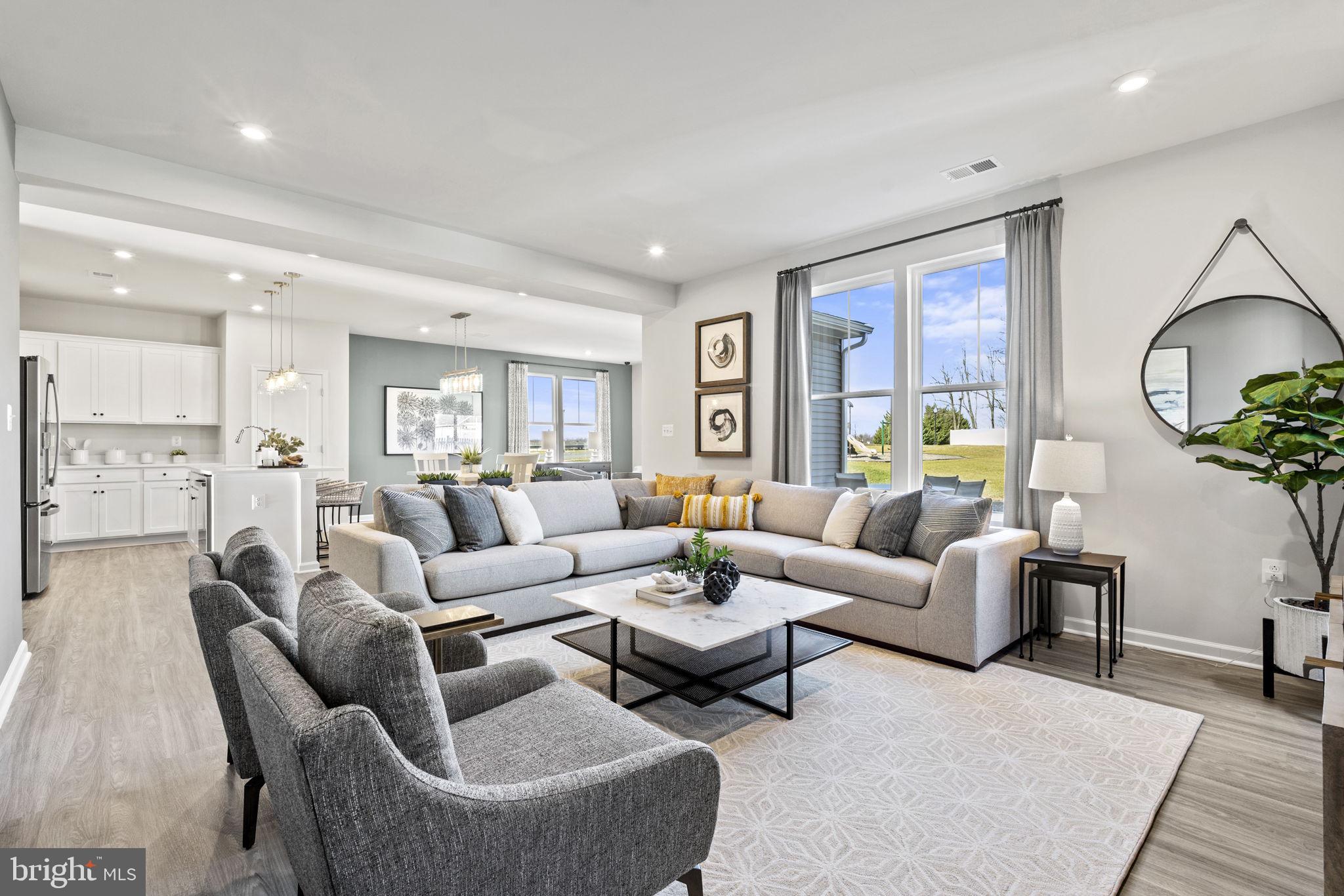 PRESIDENTS POINTE - Residential