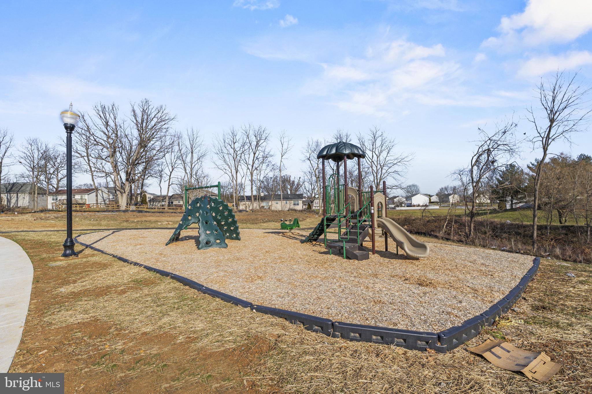 PRESIDENTS POINTE - Residential