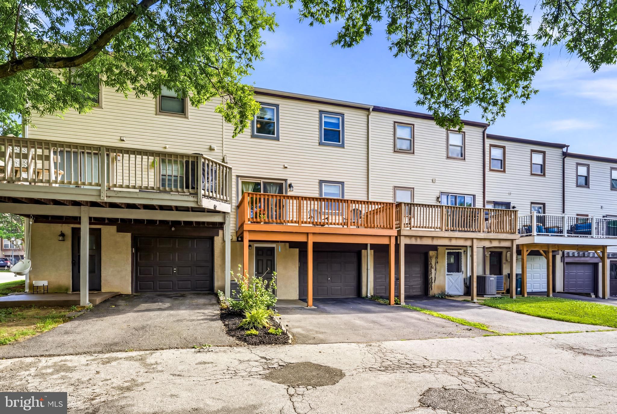 LAFAYETTE GREEN - Residential