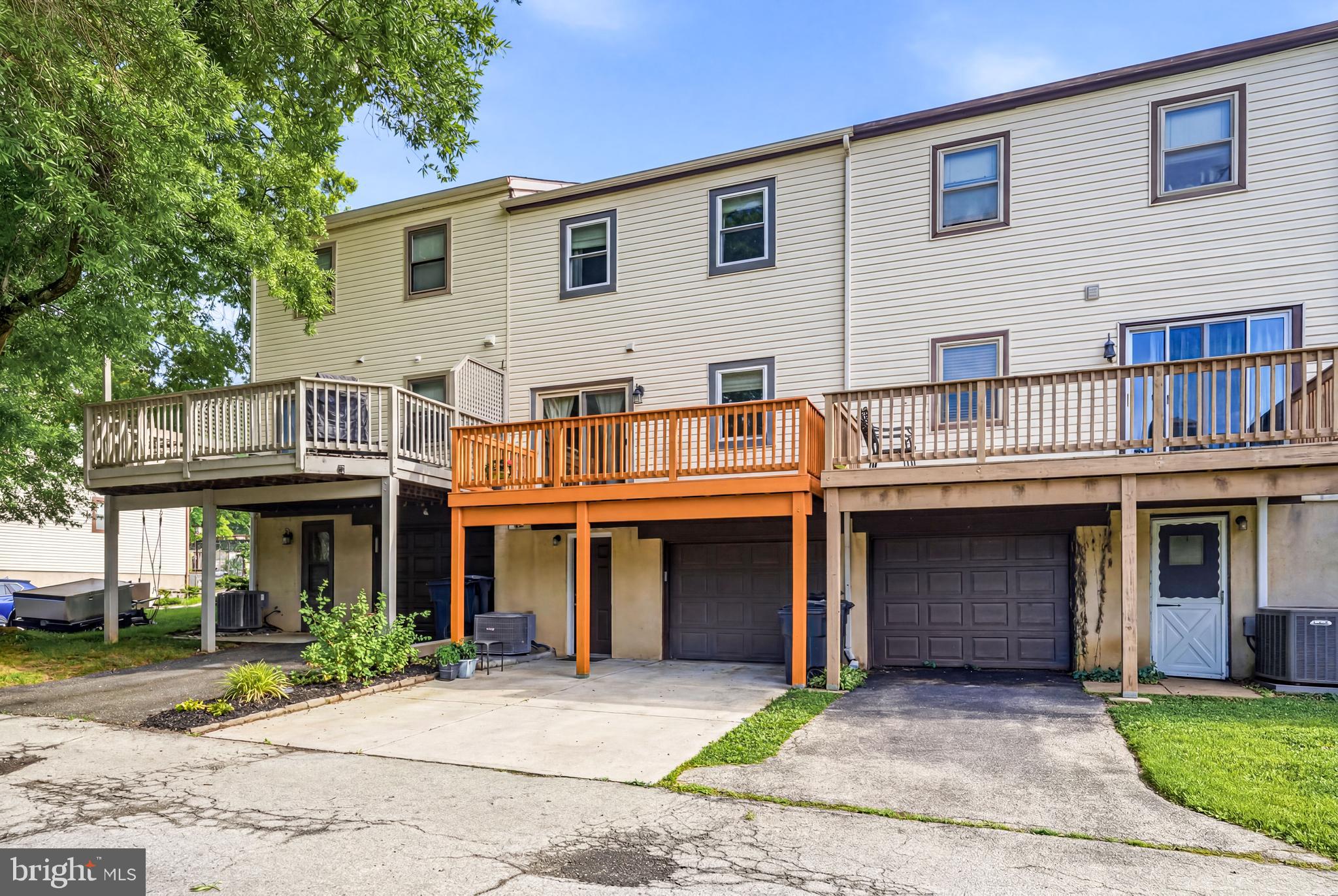 LAFAYETTE GREEN - Residential