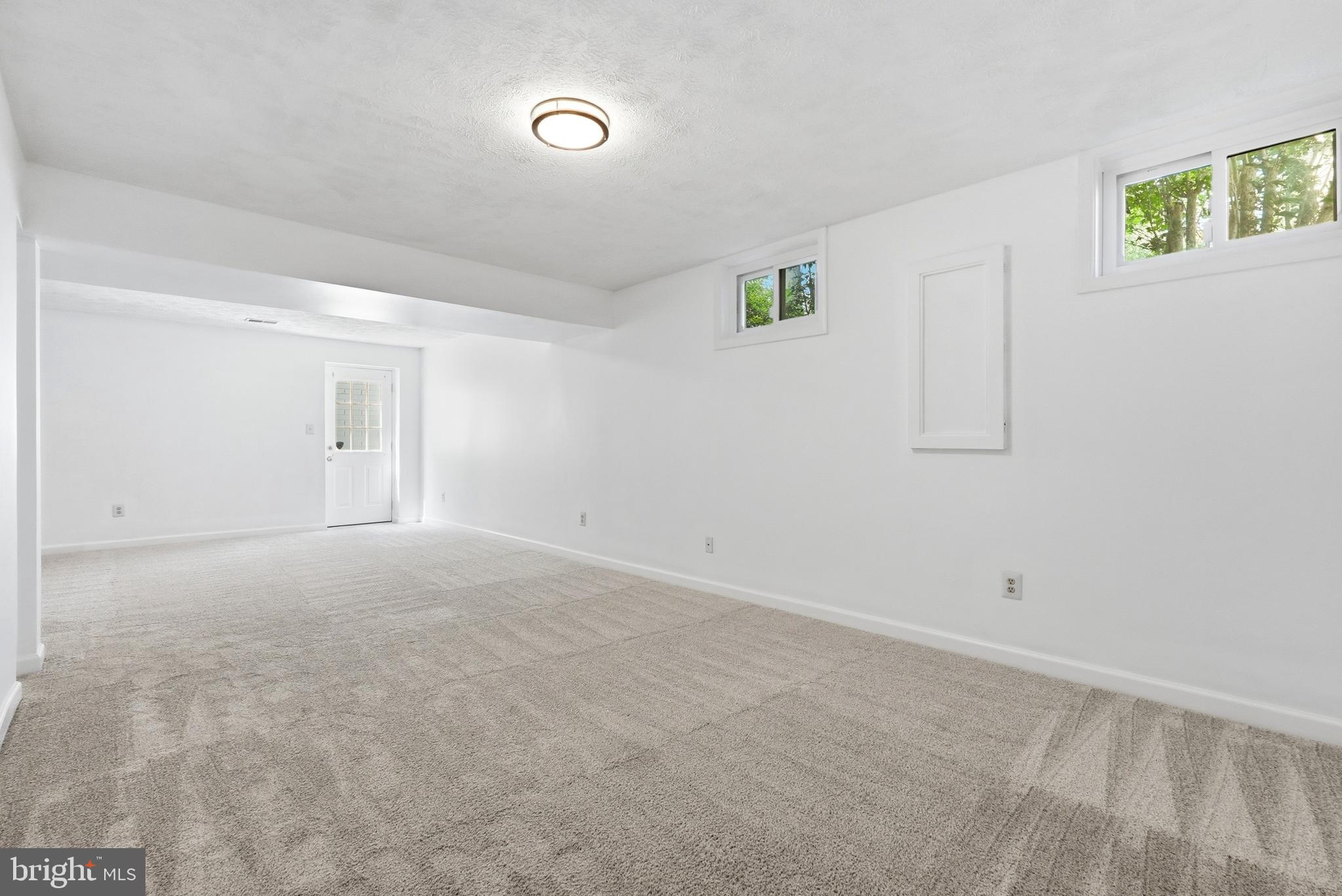 CROFTON CHASE - Residential