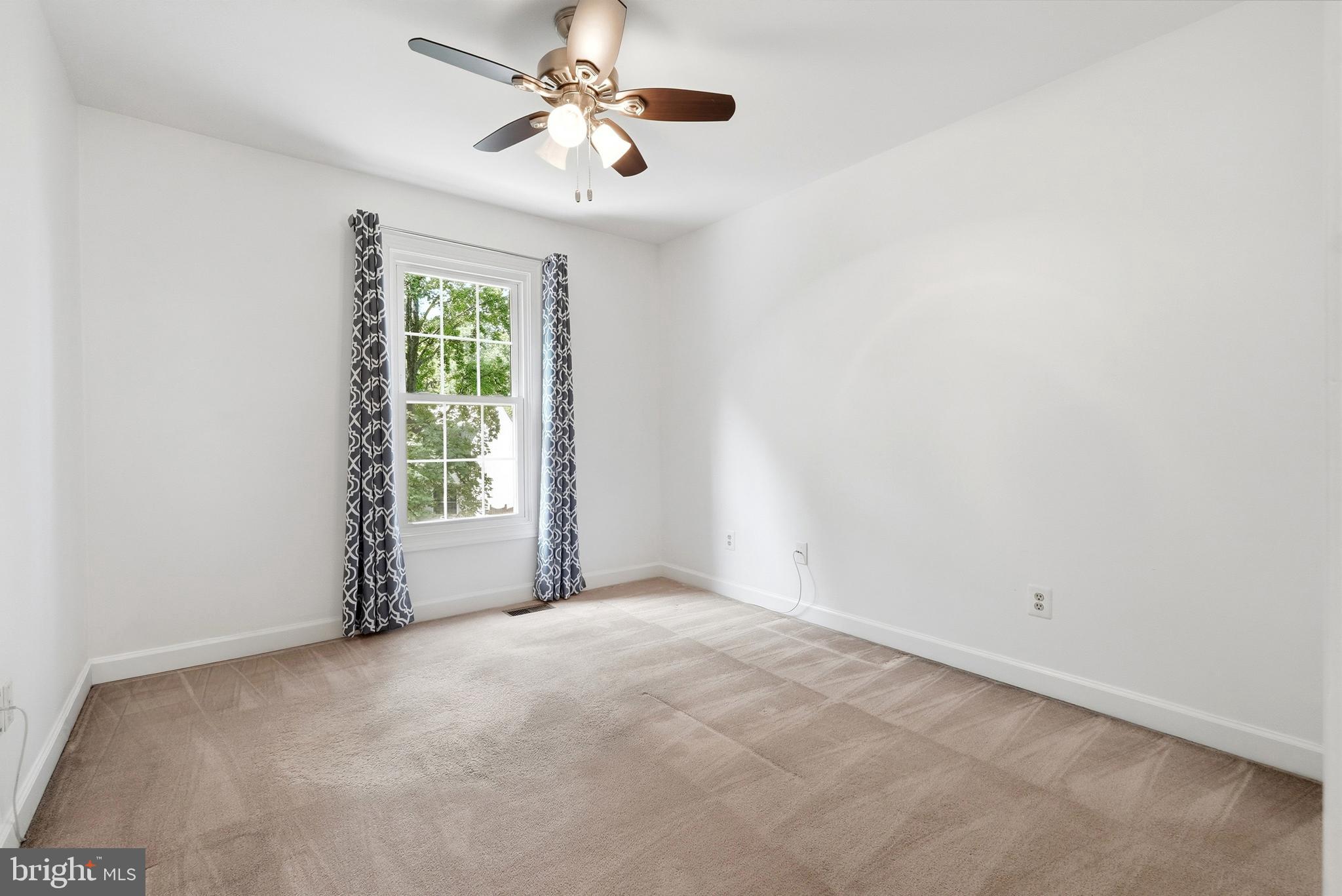 CROFTON CHASE - Residential