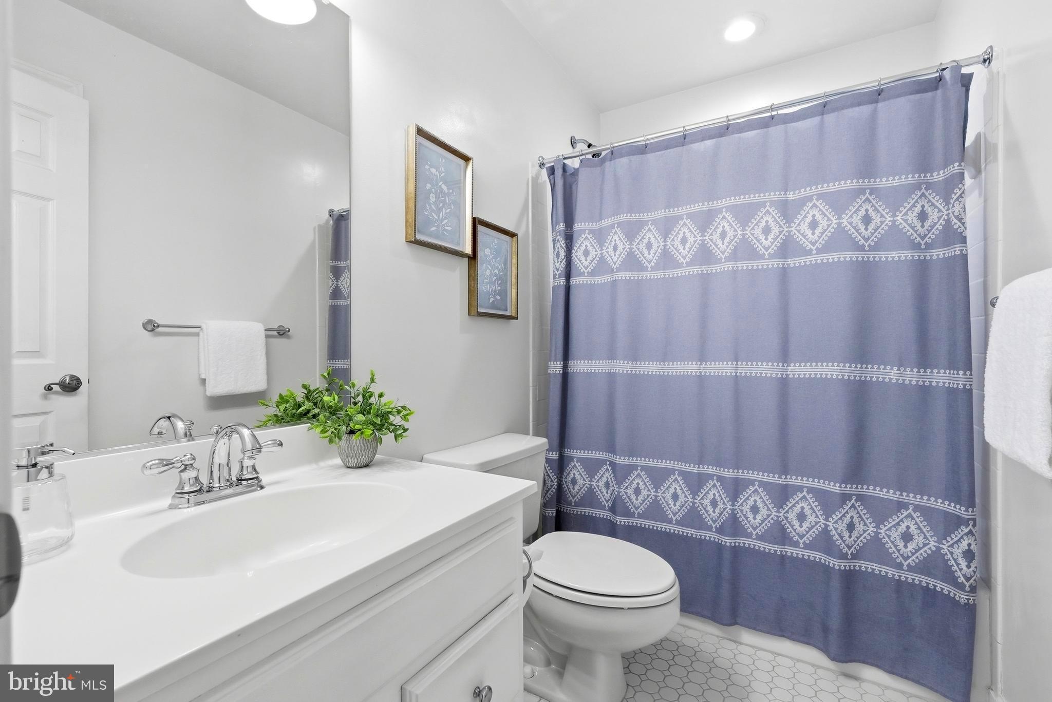 CROFTON CHASE - Residential
