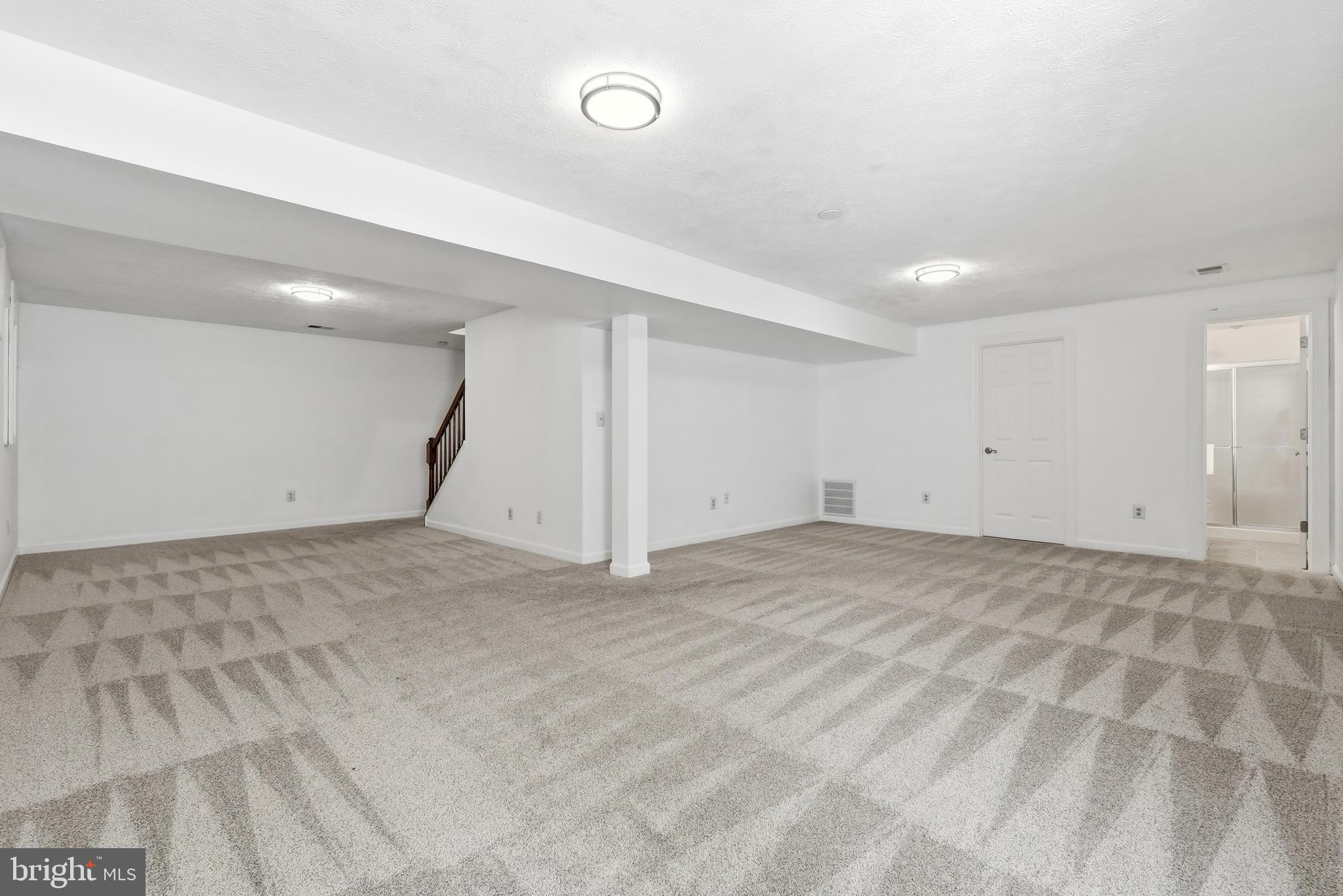 CROFTON CHASE - Residential