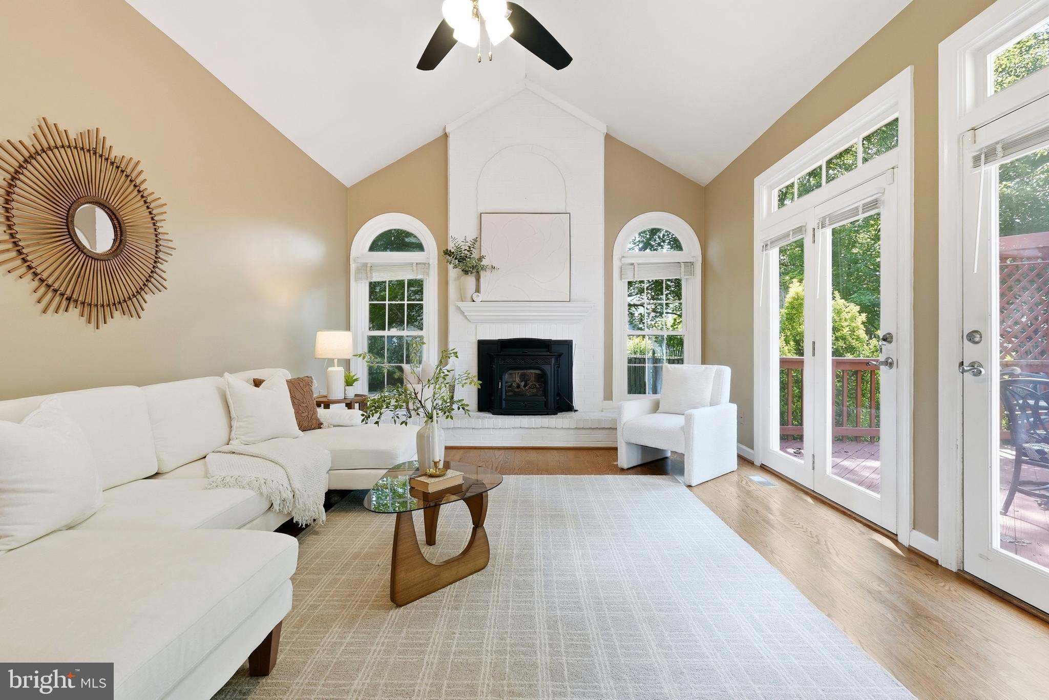 CROFTON CHASE - Residential