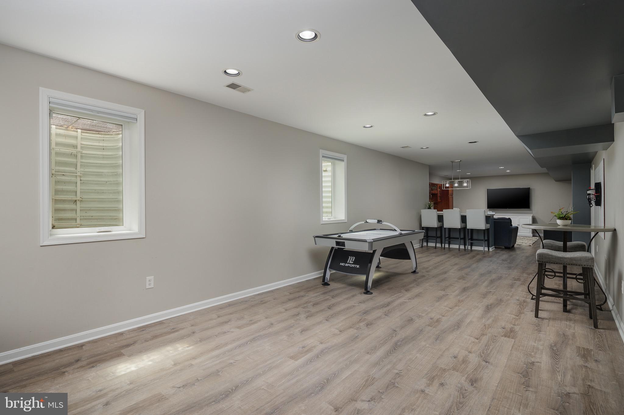 ASHBURN VILLAGE - Residential