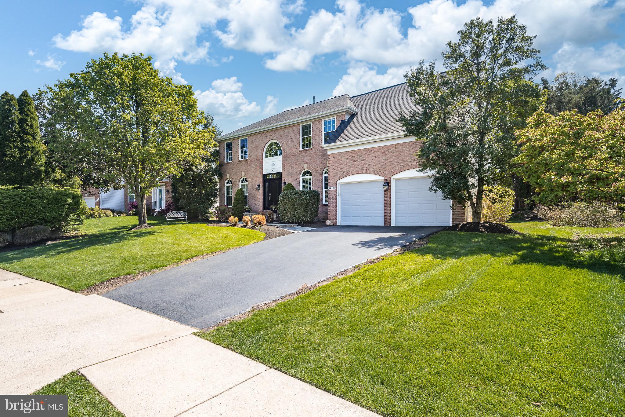 ASHBURN VILLAGE - Residential