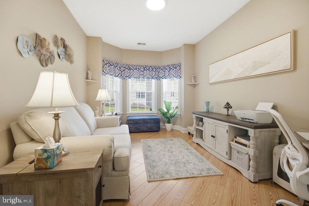 CREEKSIDE VILLAGE - Residential