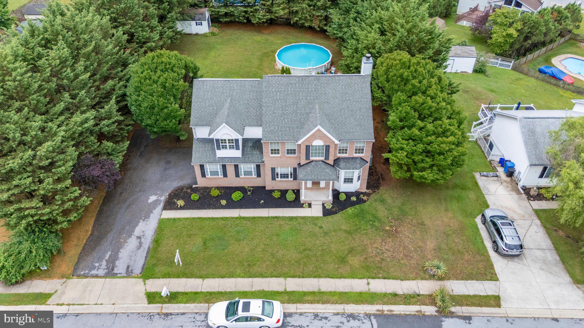 MEADOWBROOK - Residential