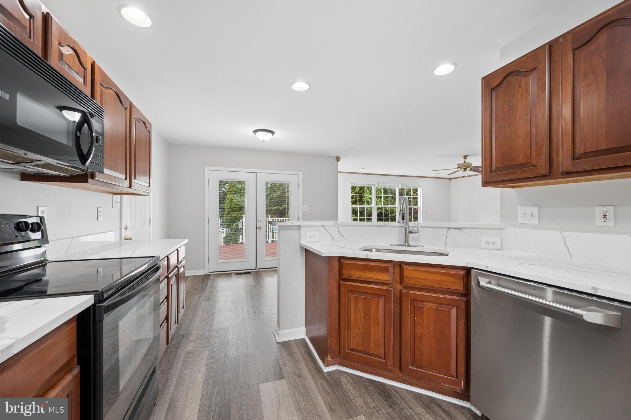MEADOWBROOK - Residential