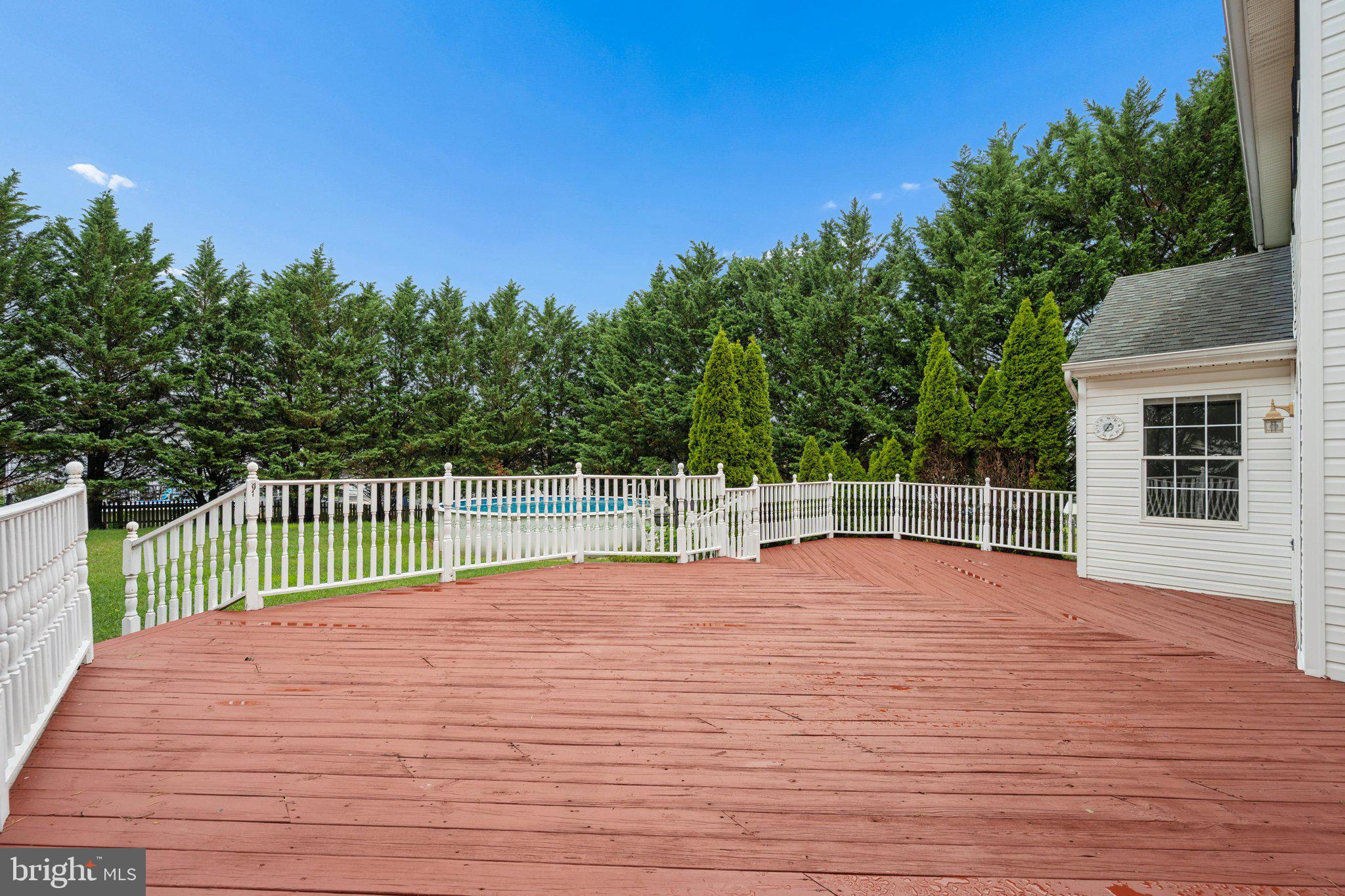 MEADOWBROOK - Residential