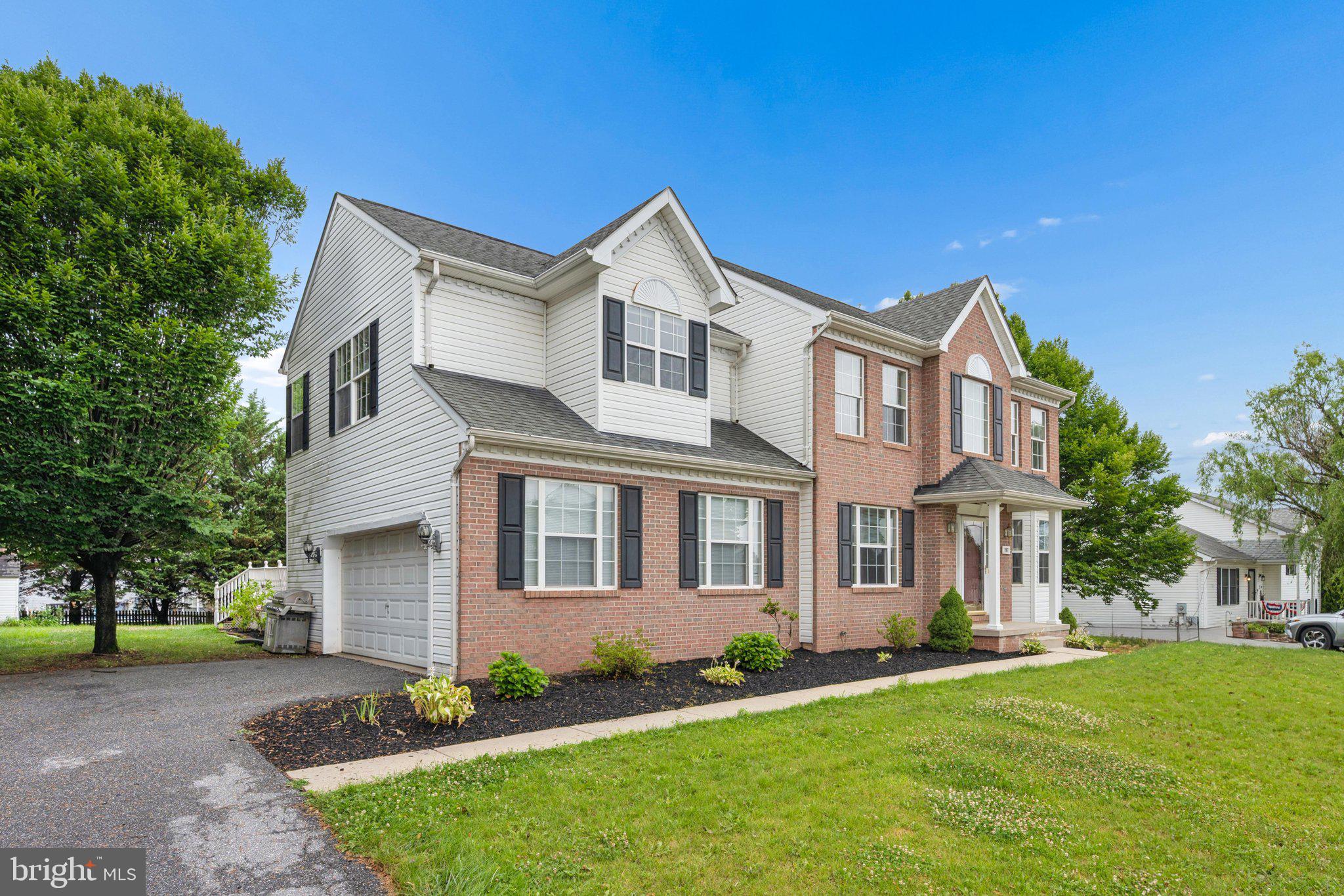 MEADOWBROOK - Residential