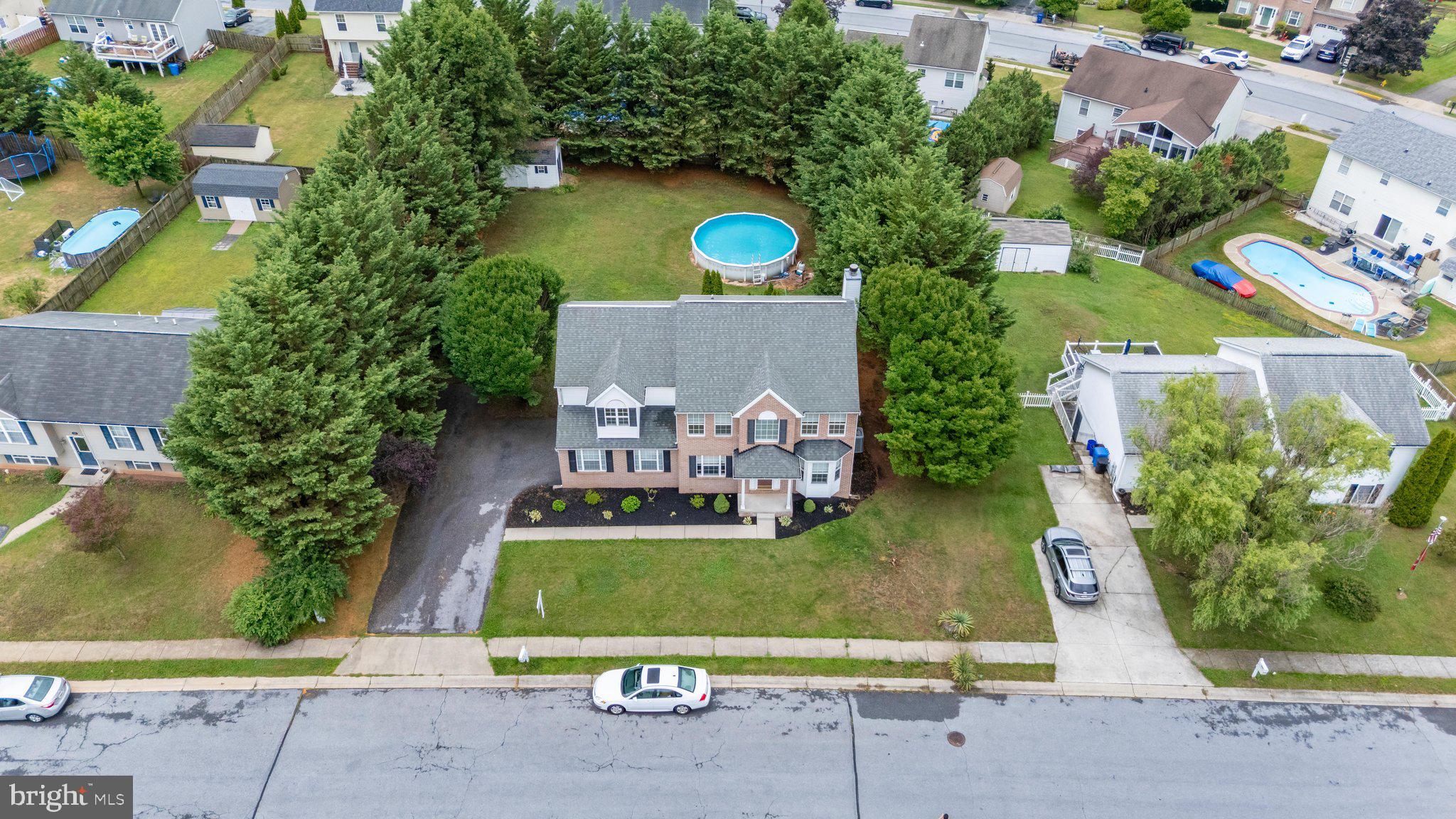 MEADOWBROOK - Residential