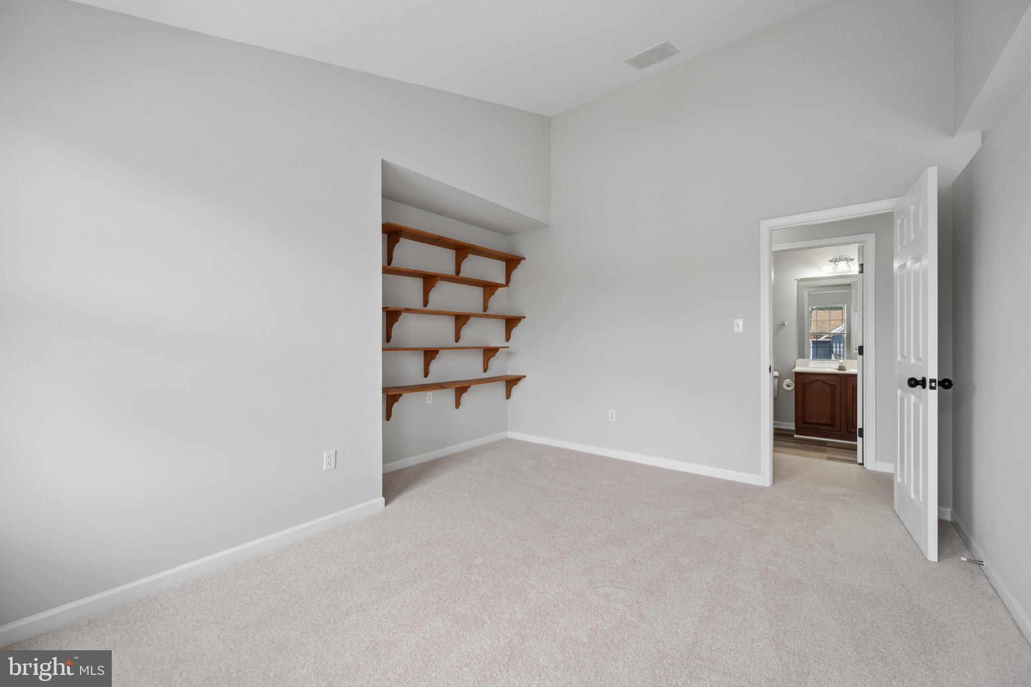 MEADOWBROOK - Residential