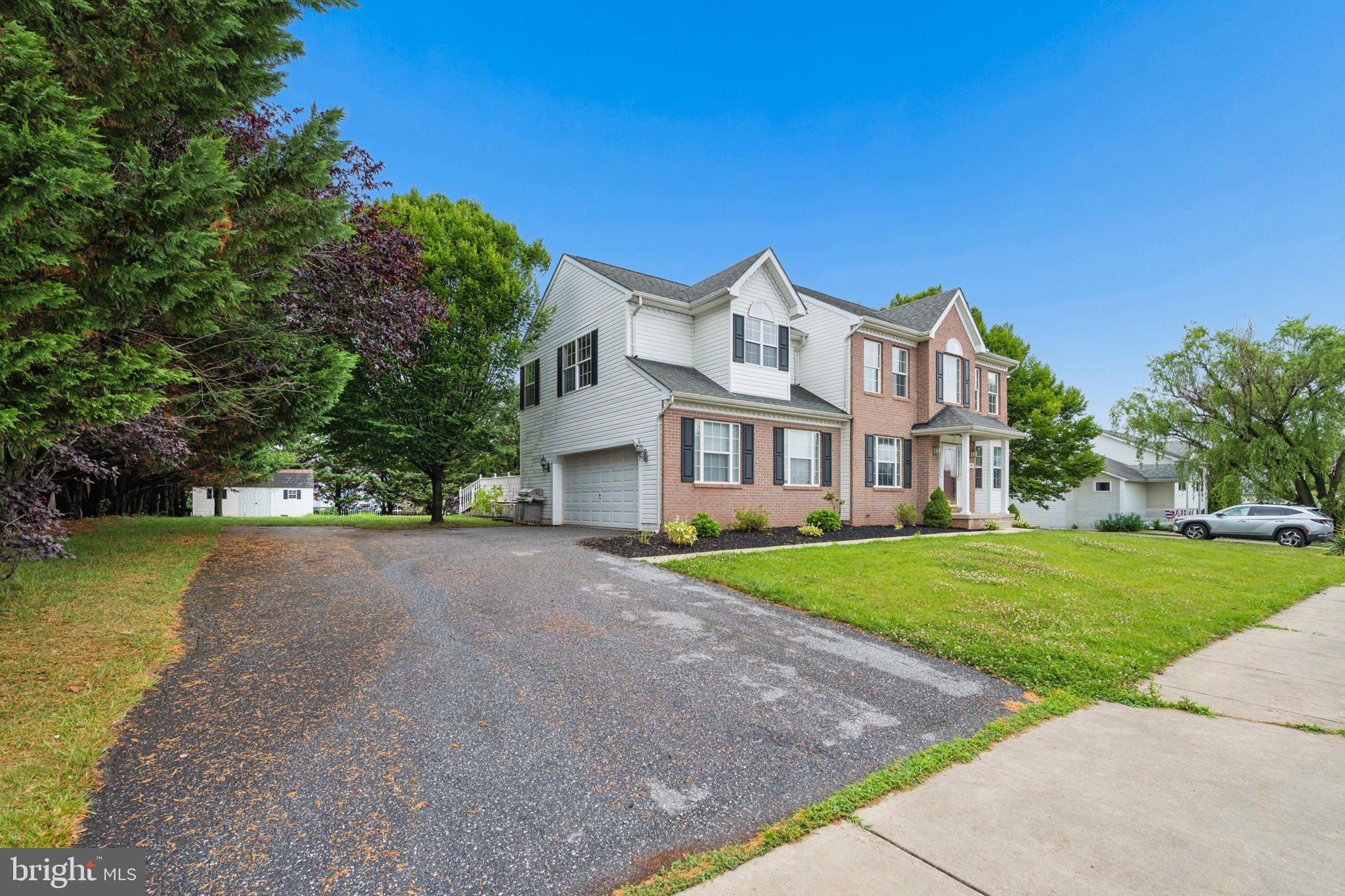 MEADOWBROOK - Residential