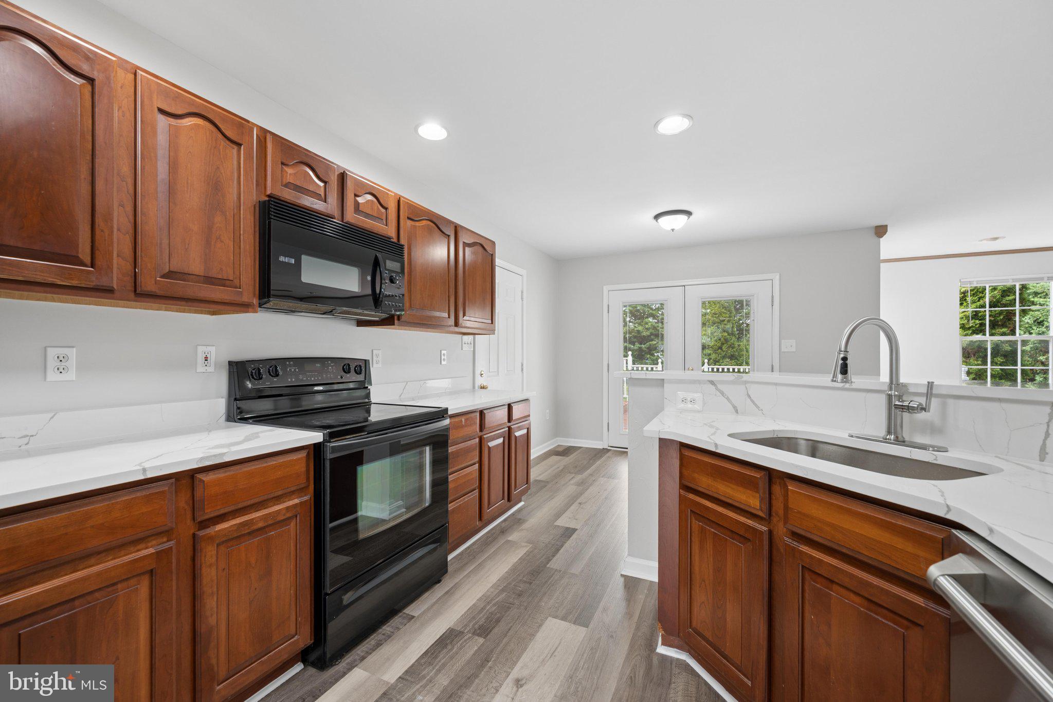 MEADOWBROOK - Residential