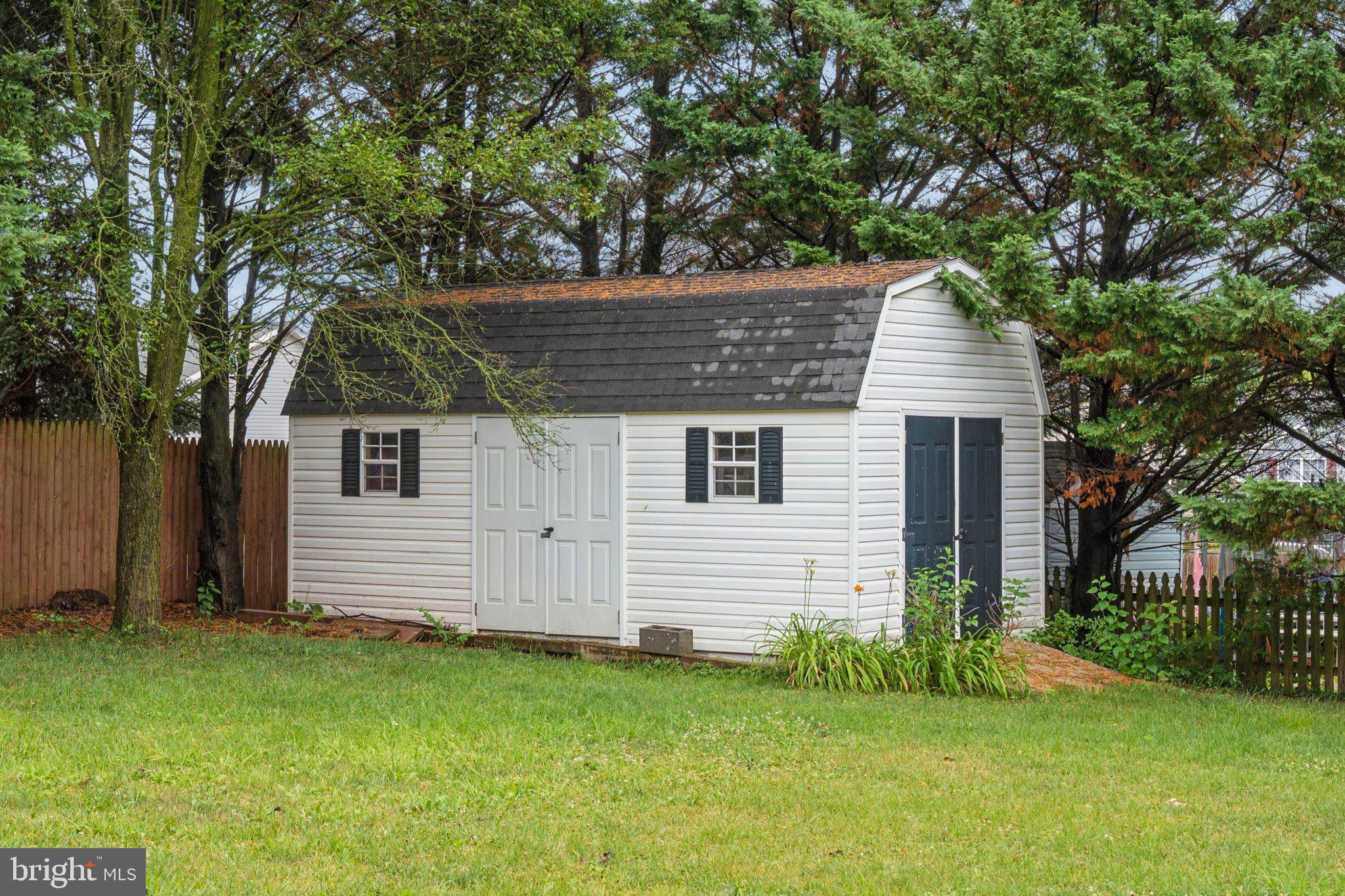 MEADOWBROOK - Residential