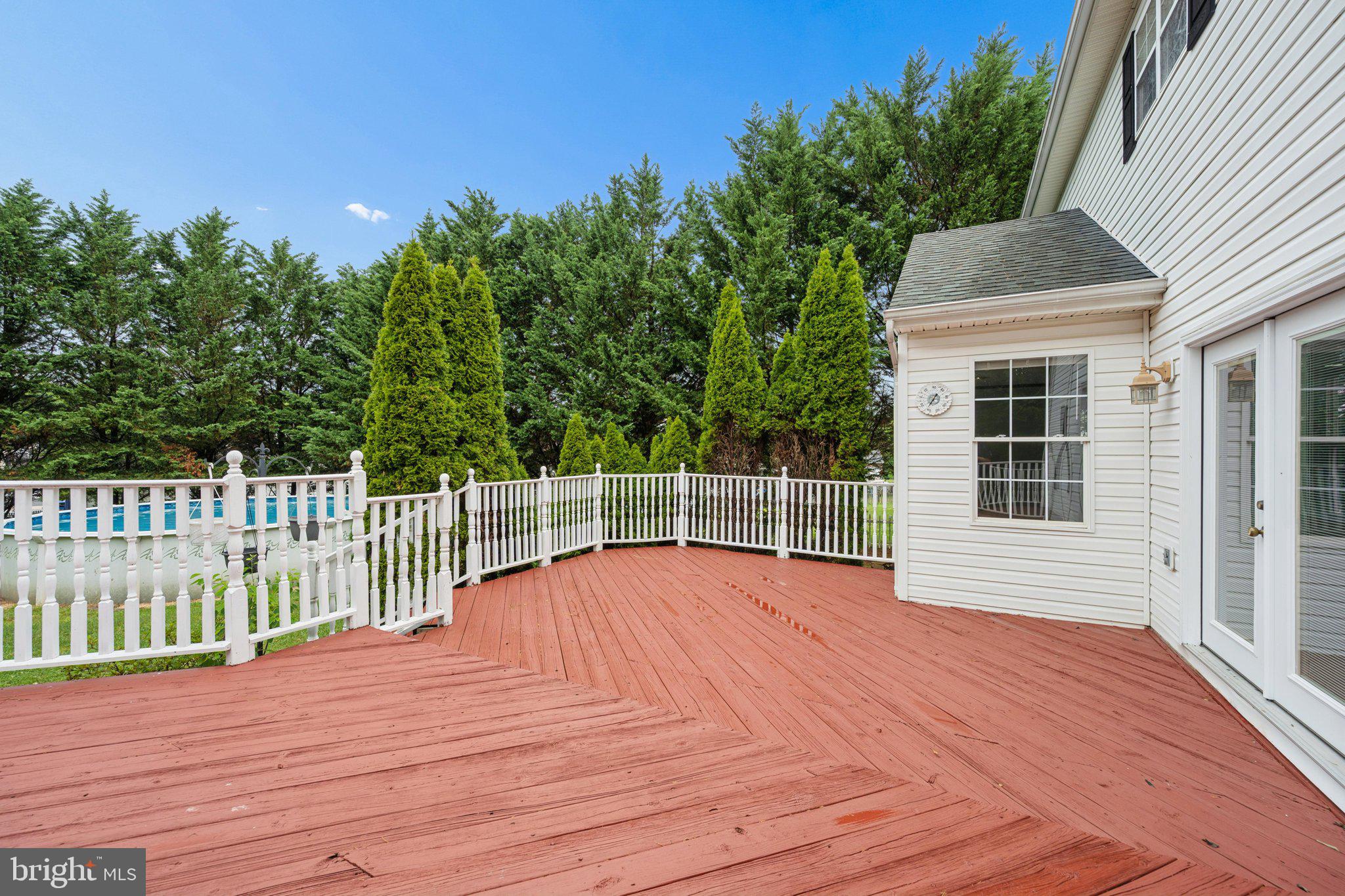 MEADOWBROOK - Residential