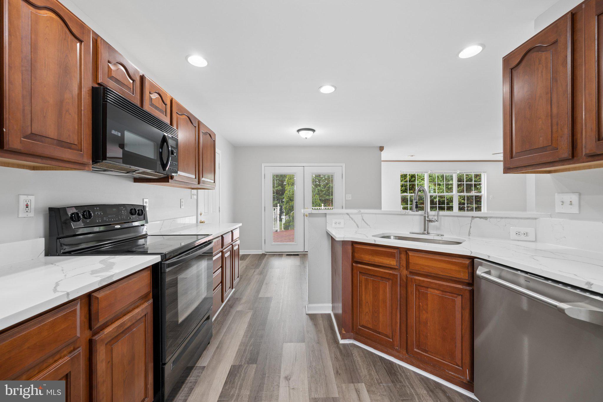 MEADOWBROOK - Residential